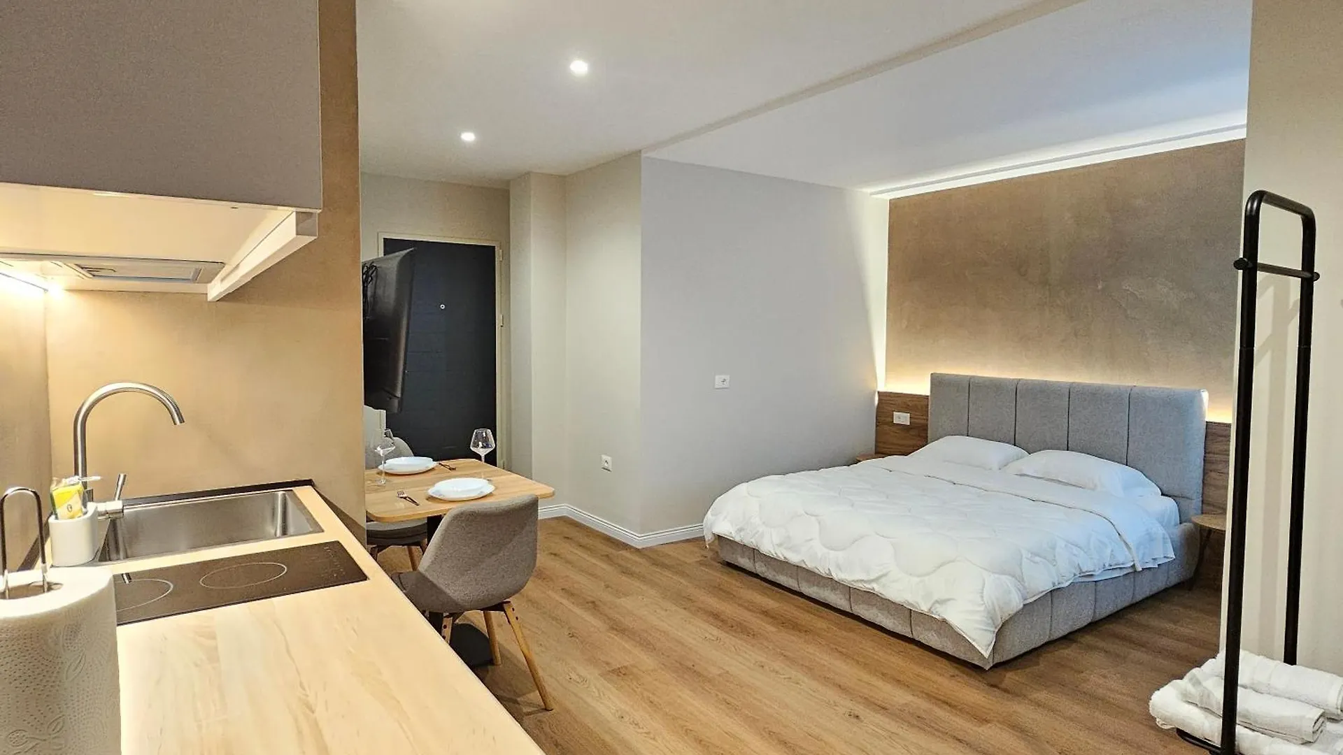 Jacuzzi Tirana Center Apart Apartment