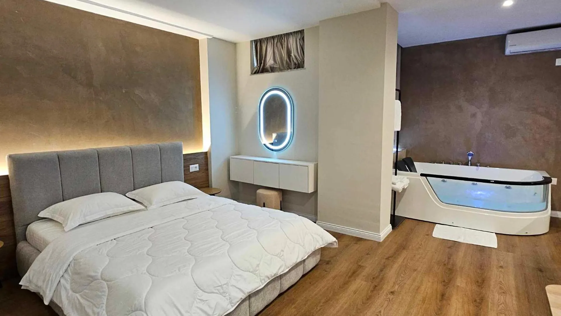 Jacuzzi Tirana Center Apart