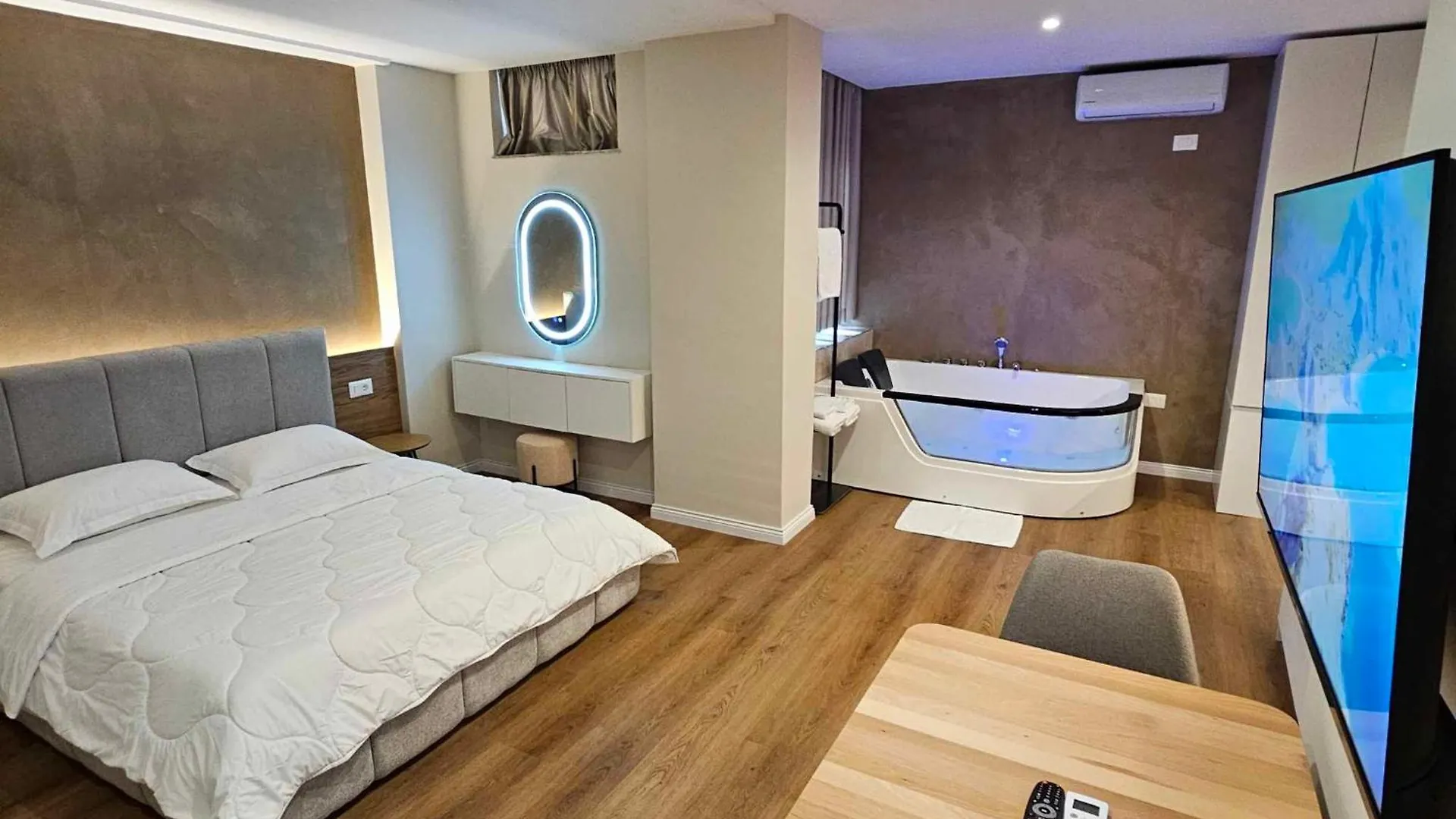 Apartment Jacuzzi Tirana Center Apart